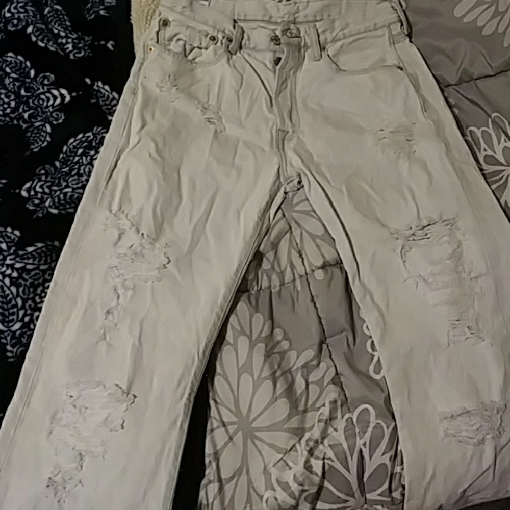 Levi ripped jeans